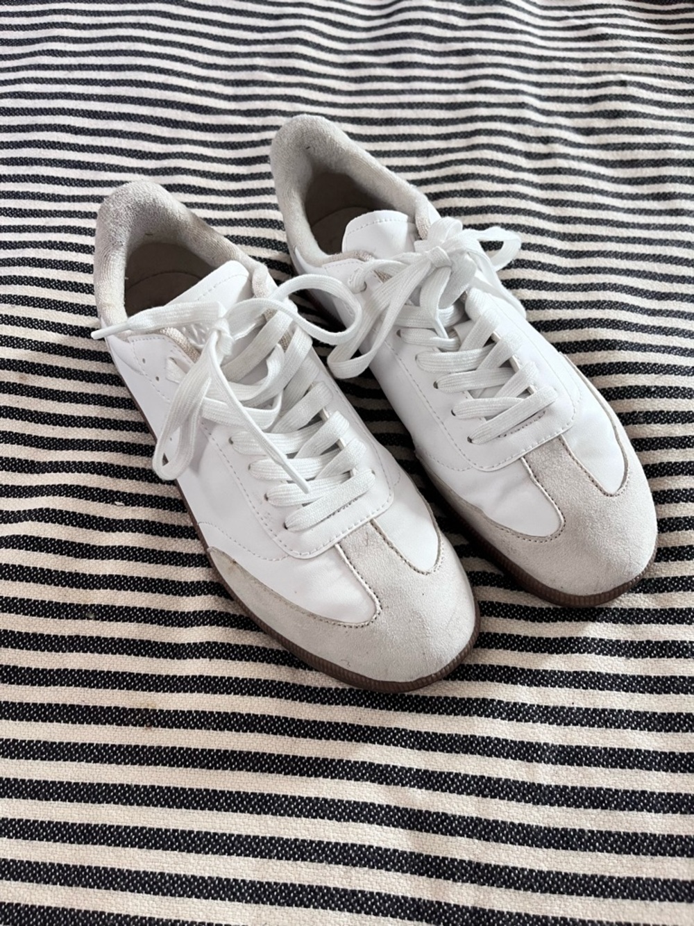Hm cream and white sneakers
